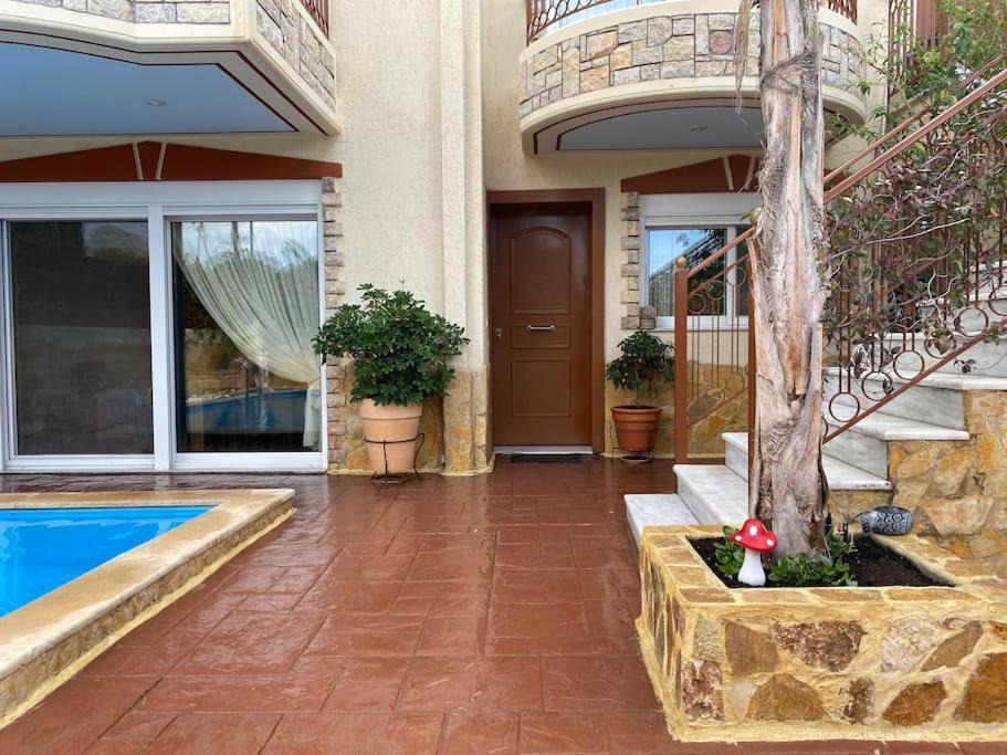 Apartment Pool Garden House Near The Sea